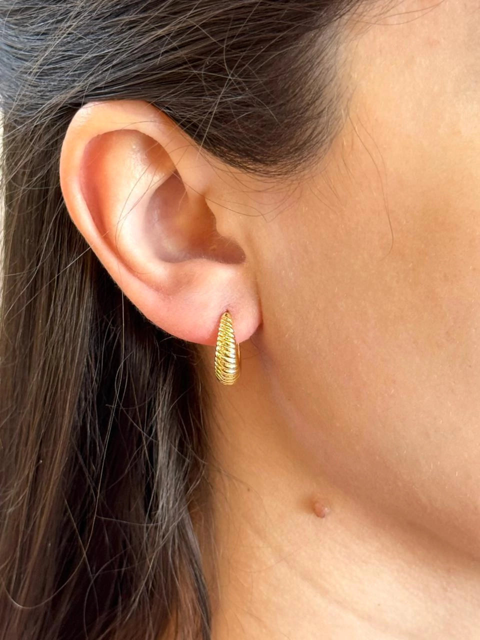 Argola oval trabalhada P
