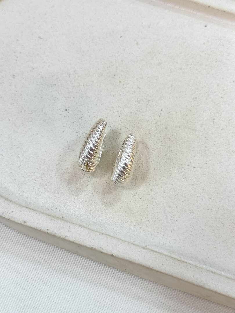 Argola oval detalhada G