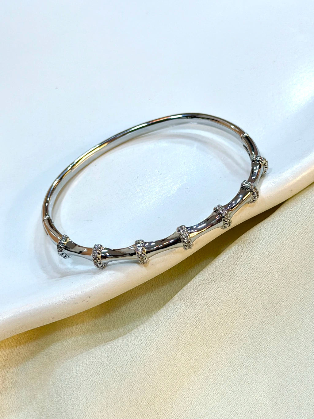 Bracelete trabalhado inspiração