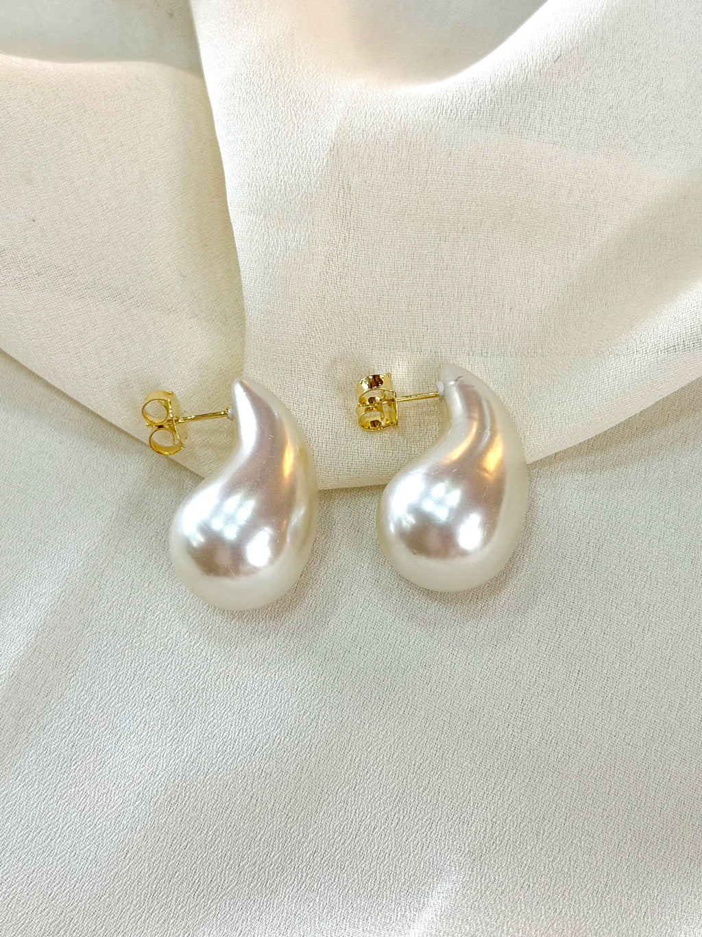 Brinco pérola gota