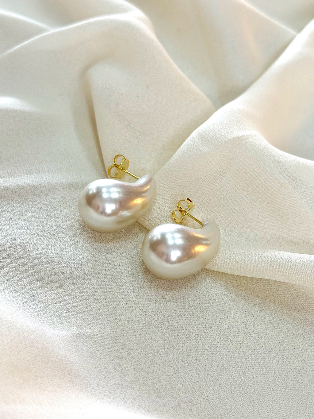 Brinco pérola gota