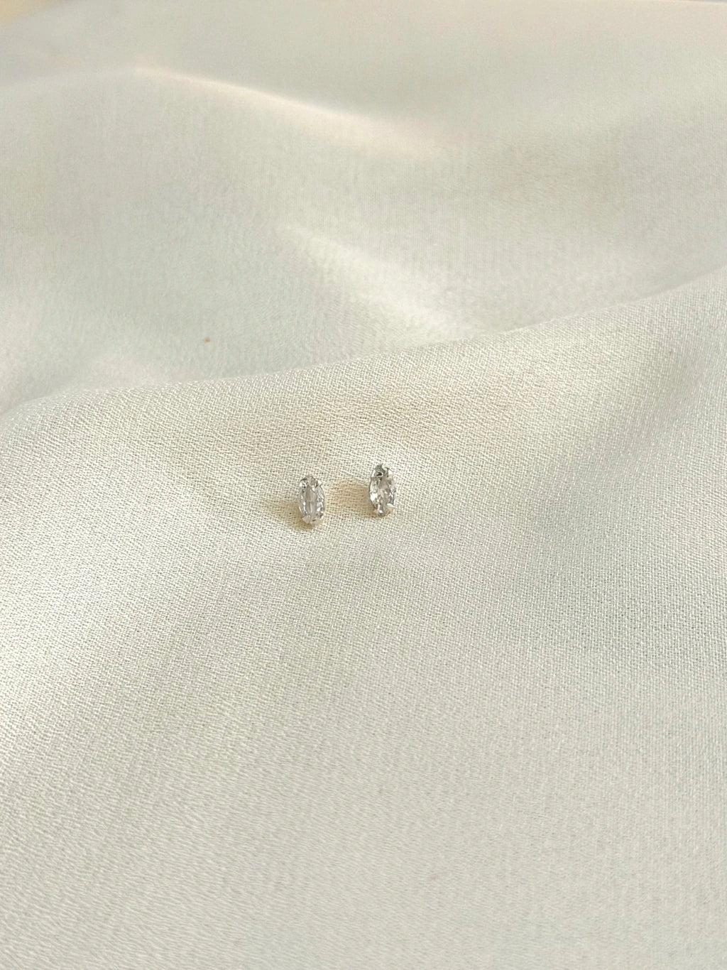 Brinco carre 4mm