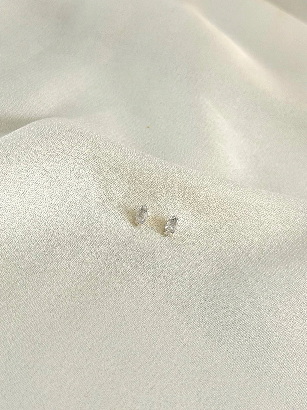 Brinco carre 4mm