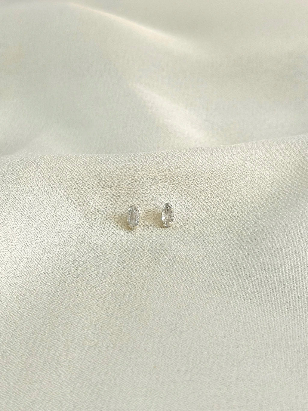 Brinco carre 4mm