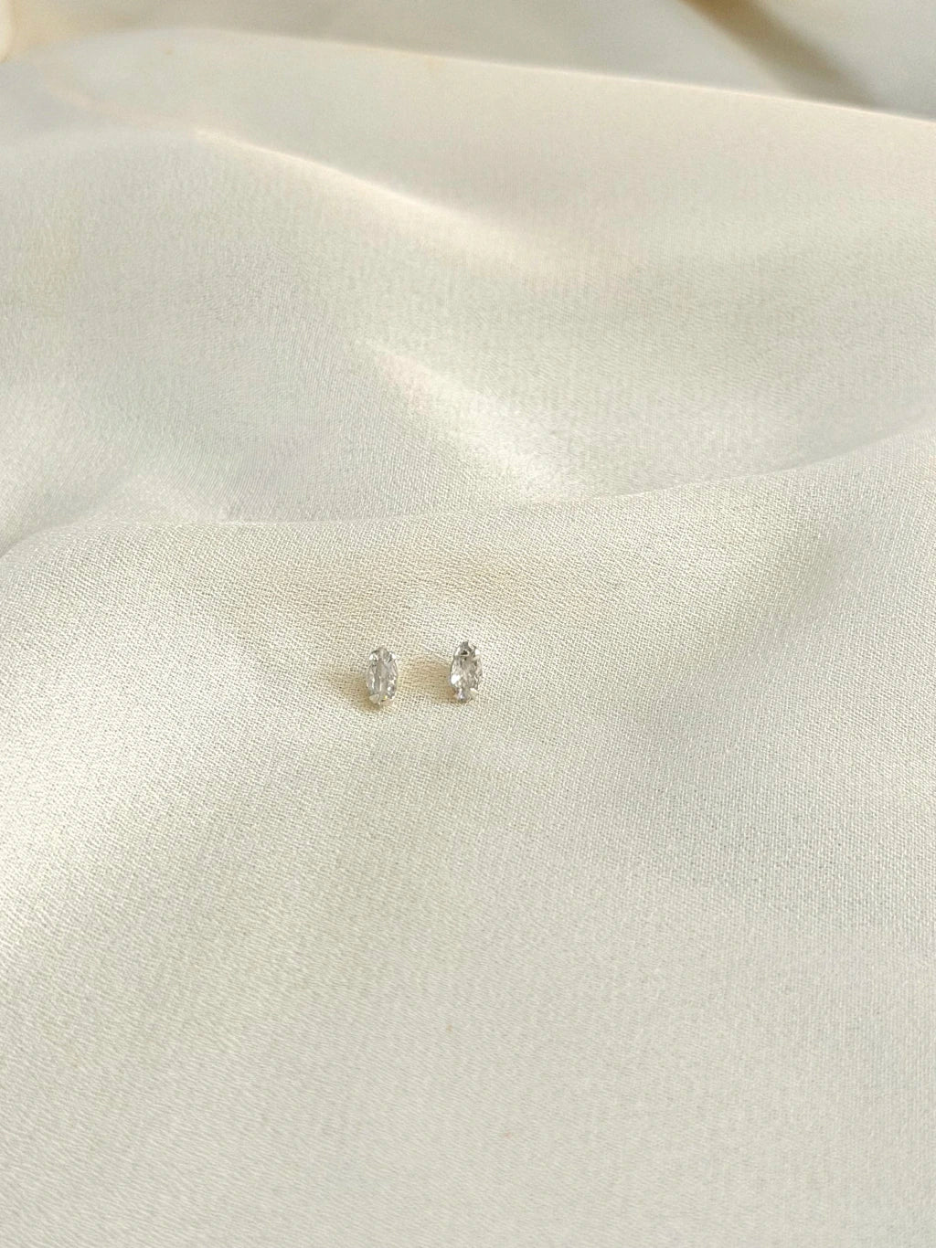 Brinco carre 4mm