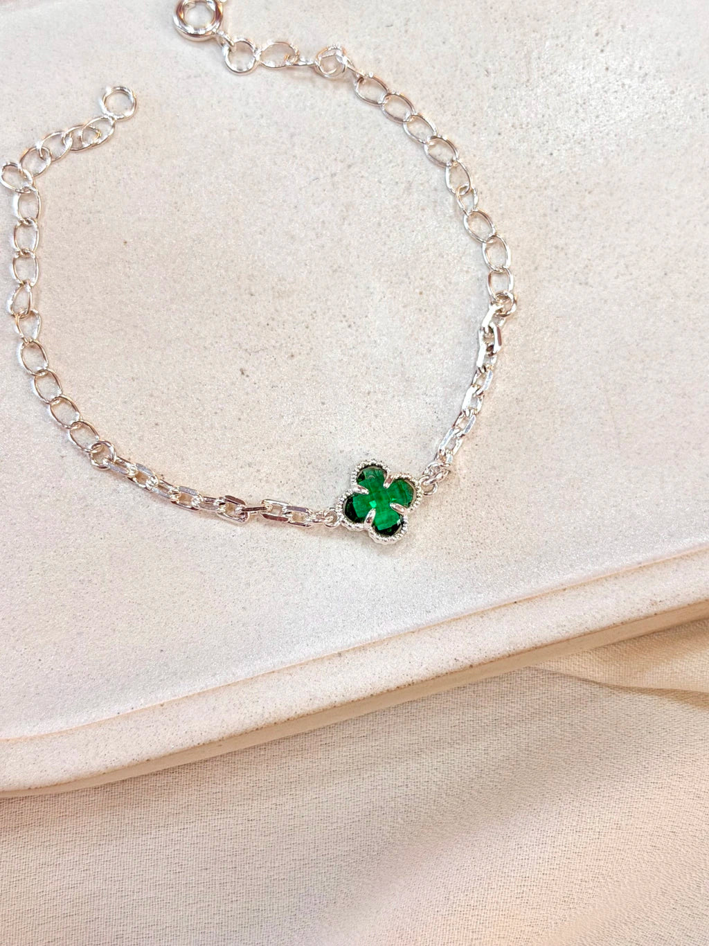 Pulseira trevo verde