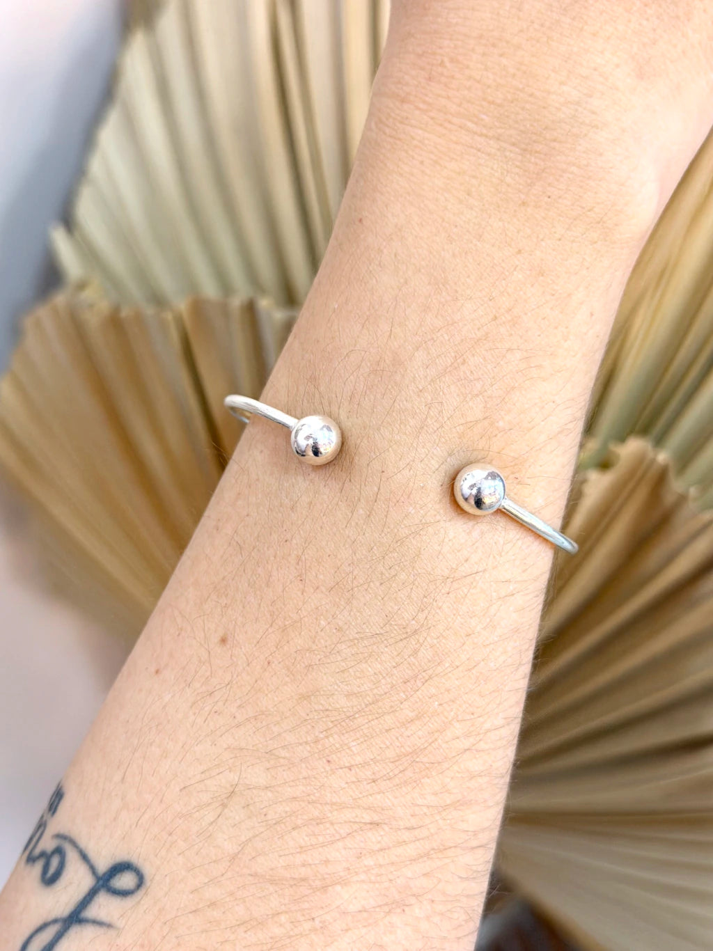 Bracelete bolas ajustável