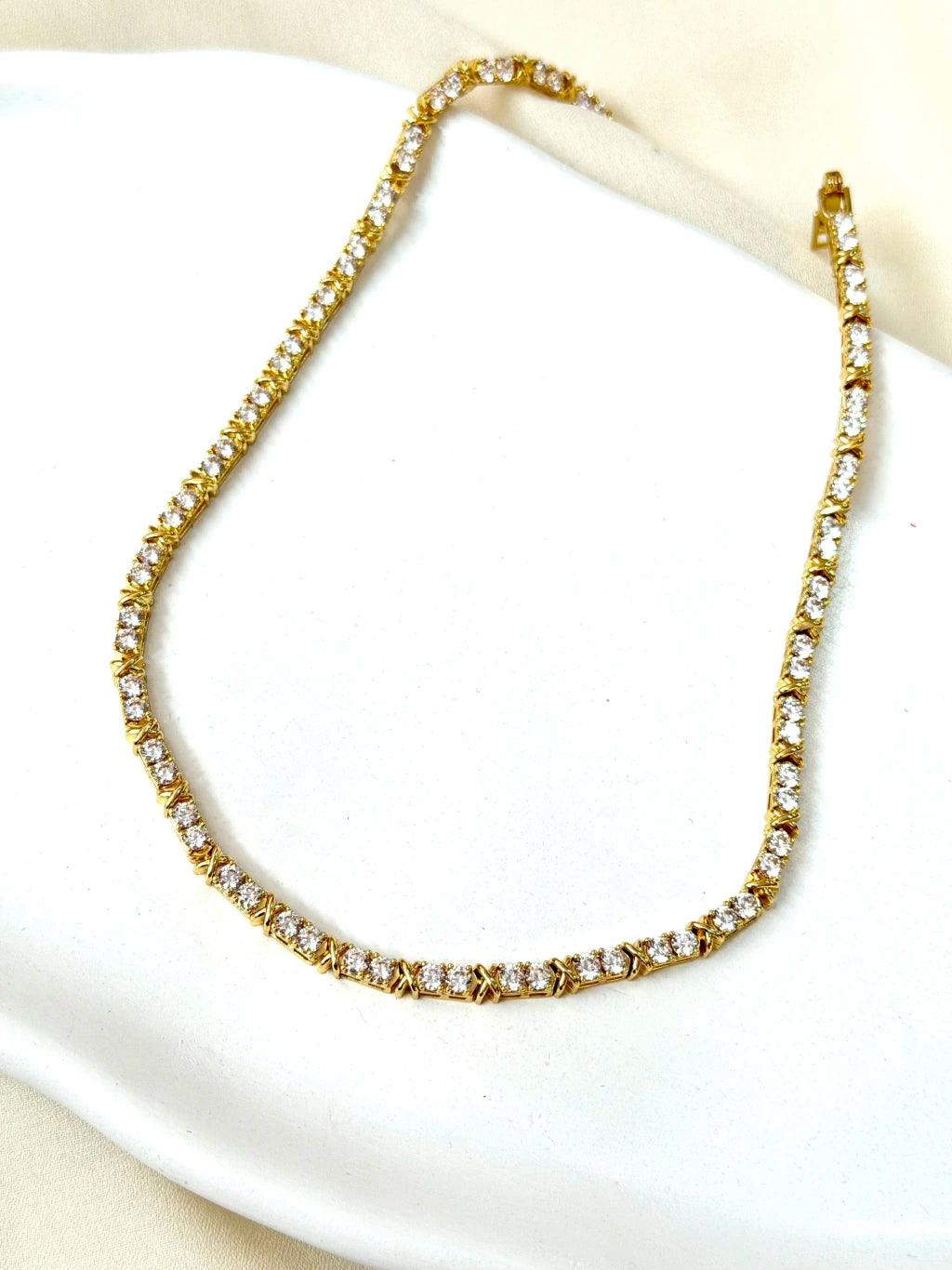 Colar luxo trabalhado com cristais