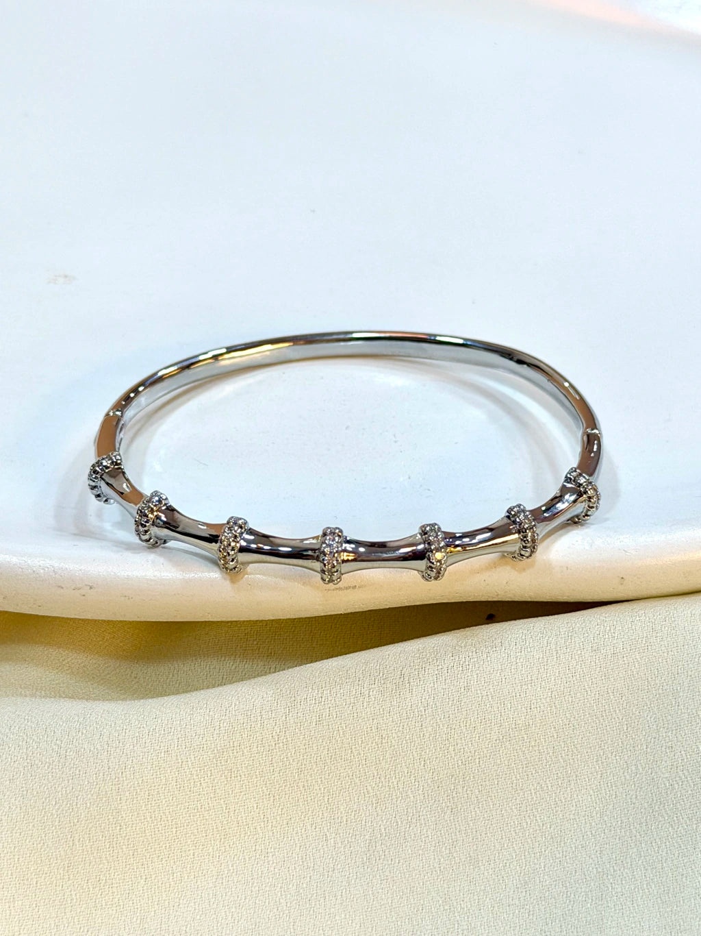 Bracelete trabalhado inspiração