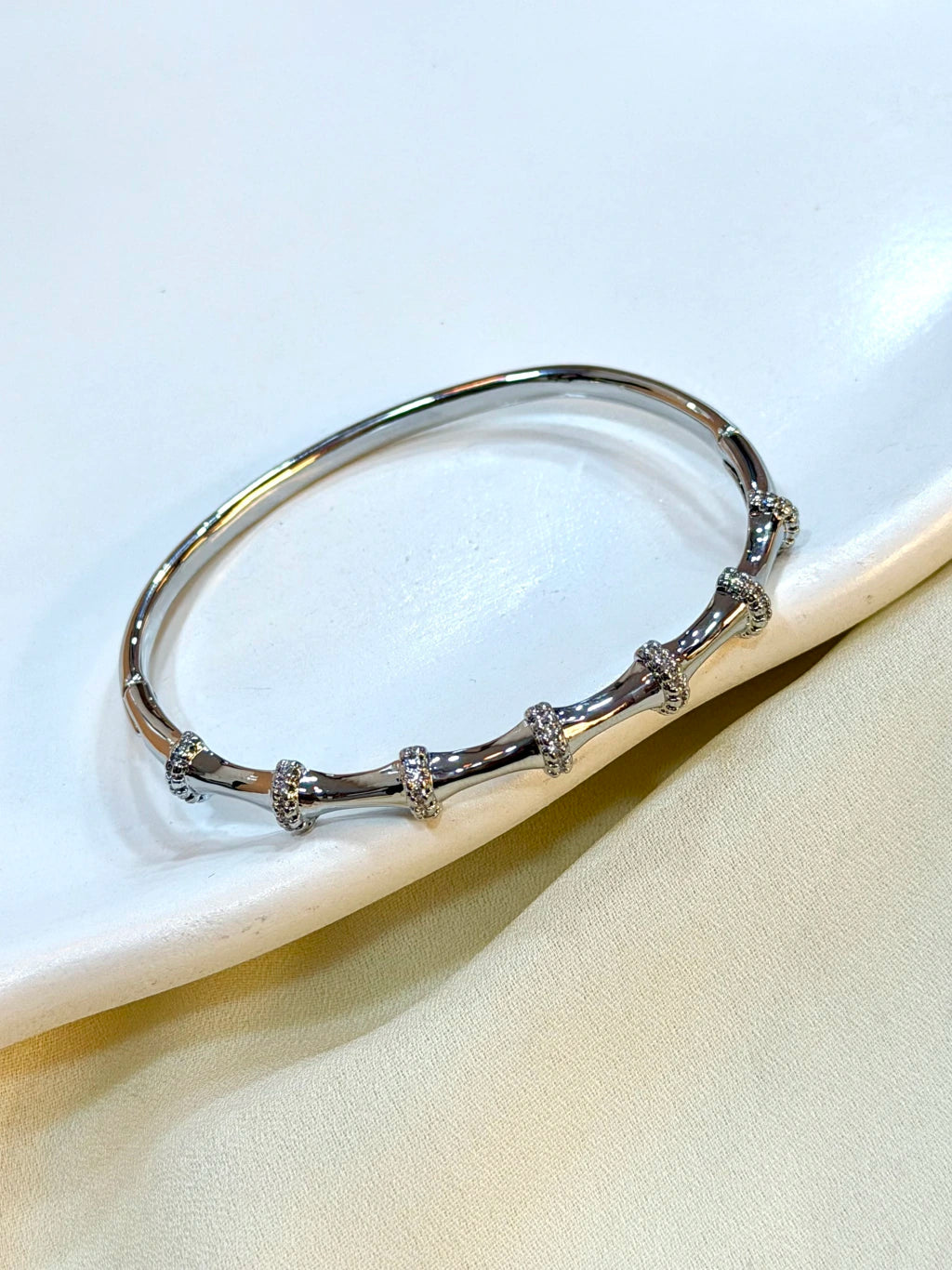 Bracelete trabalhado inspiração