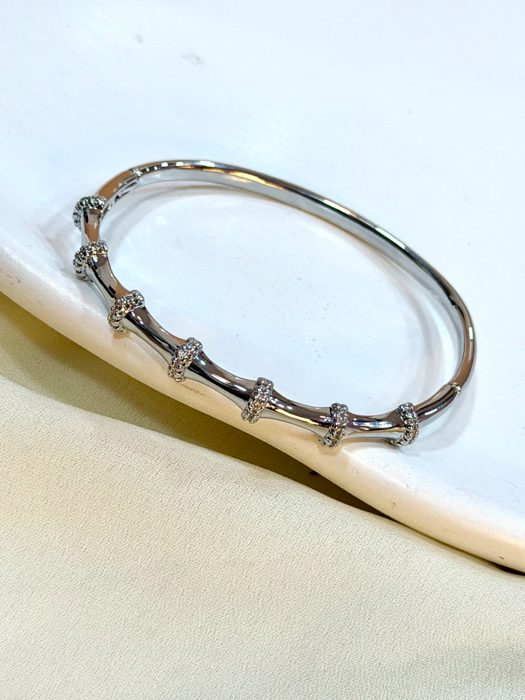 Bracelete trabalhado inspiração