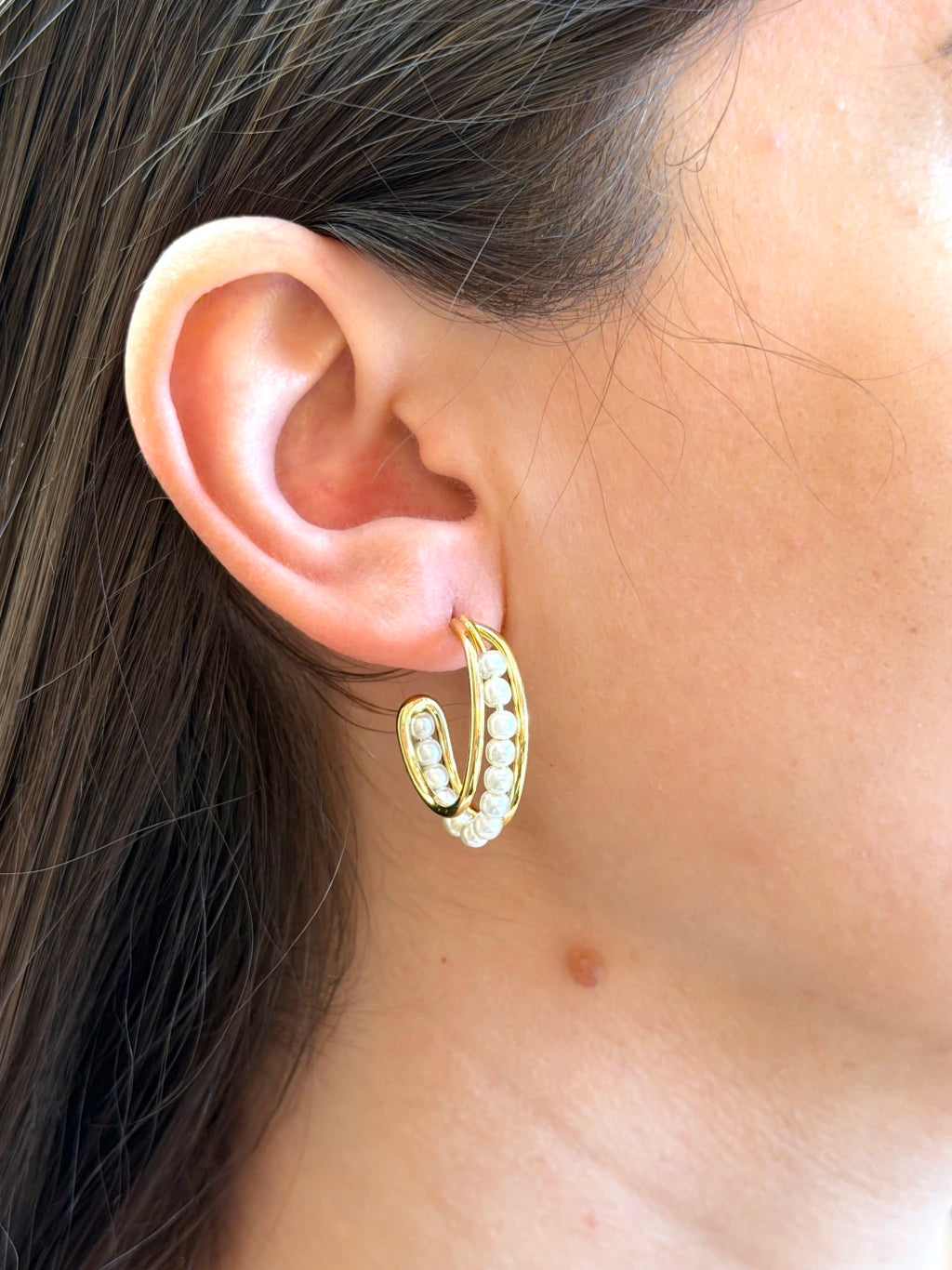 Argola mini pérolas