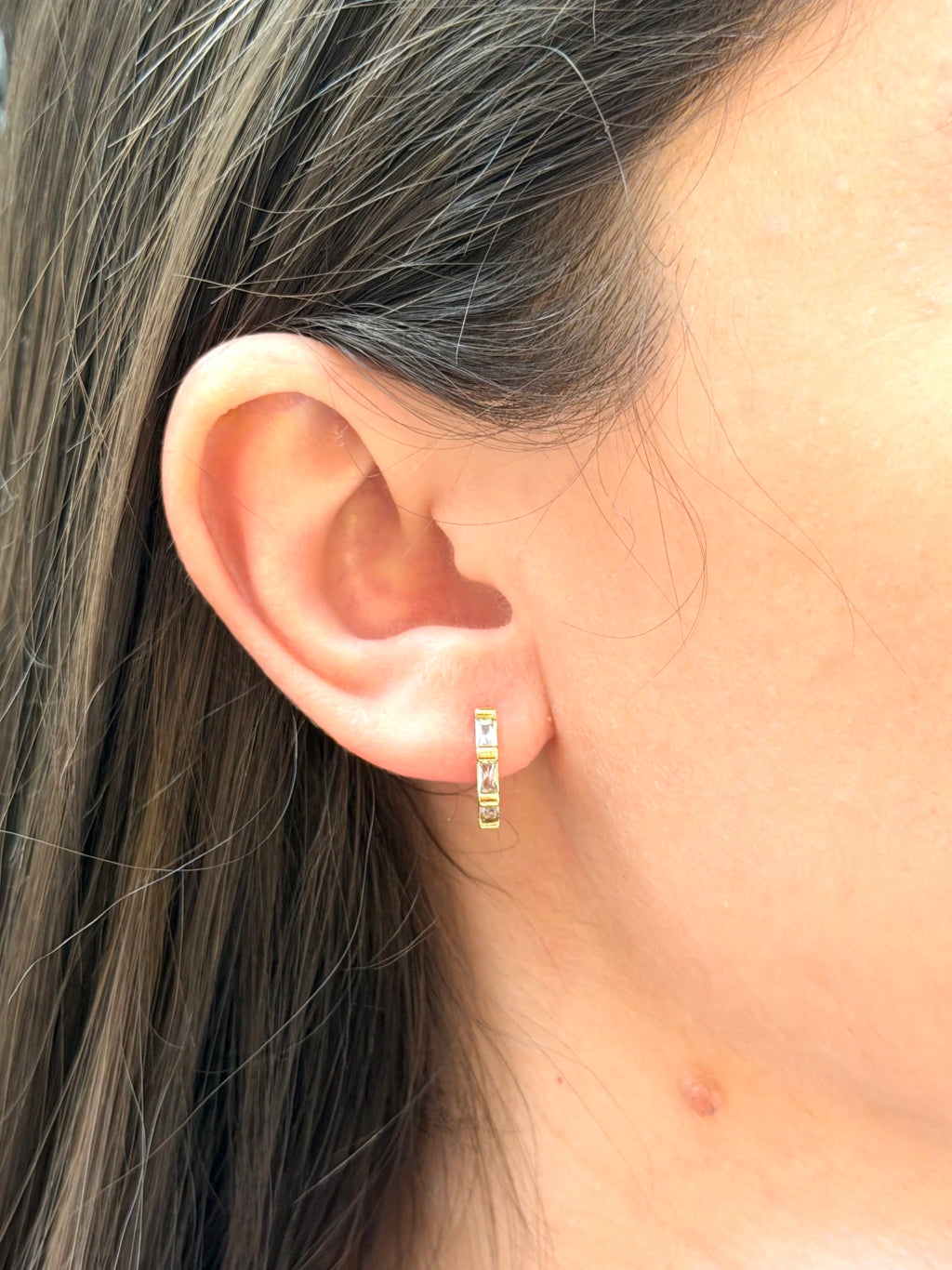 Argola cristais branco M