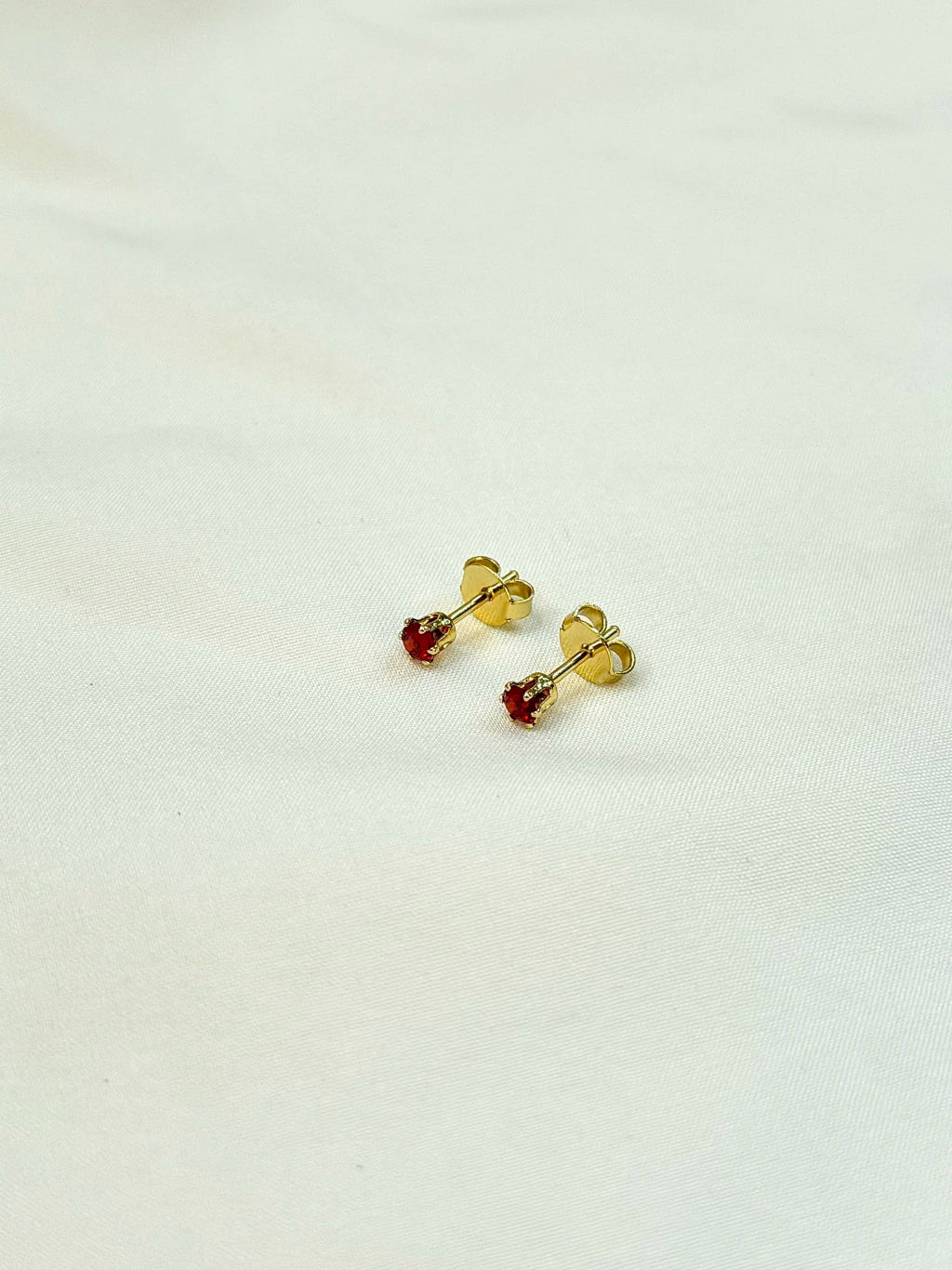 Brinco ponto de luz vermelho 3mm
