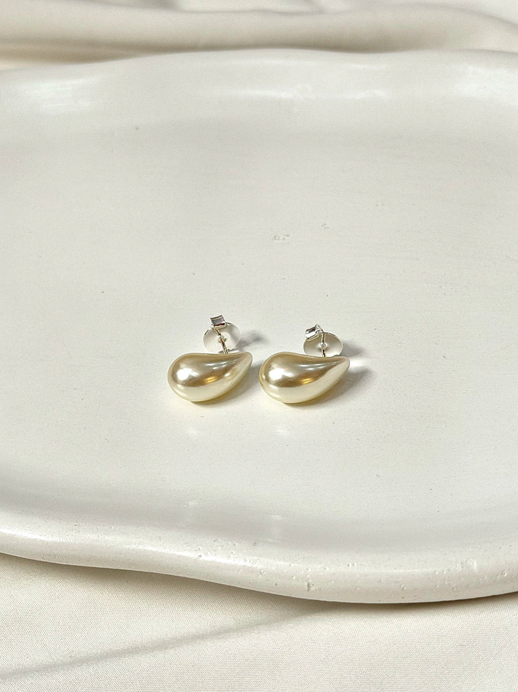 Brinco gota pérola 18mm