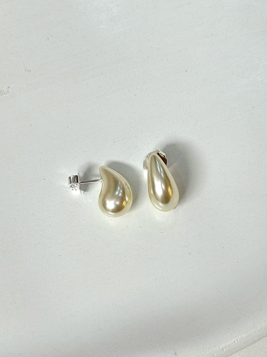 Brinco gota pérola 18mm