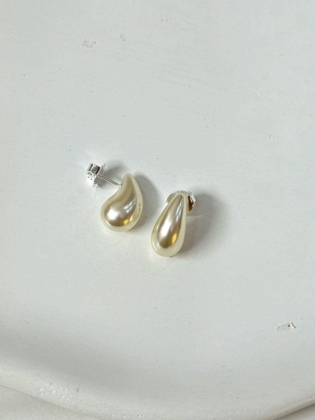 Brinco gota pérola 18mm