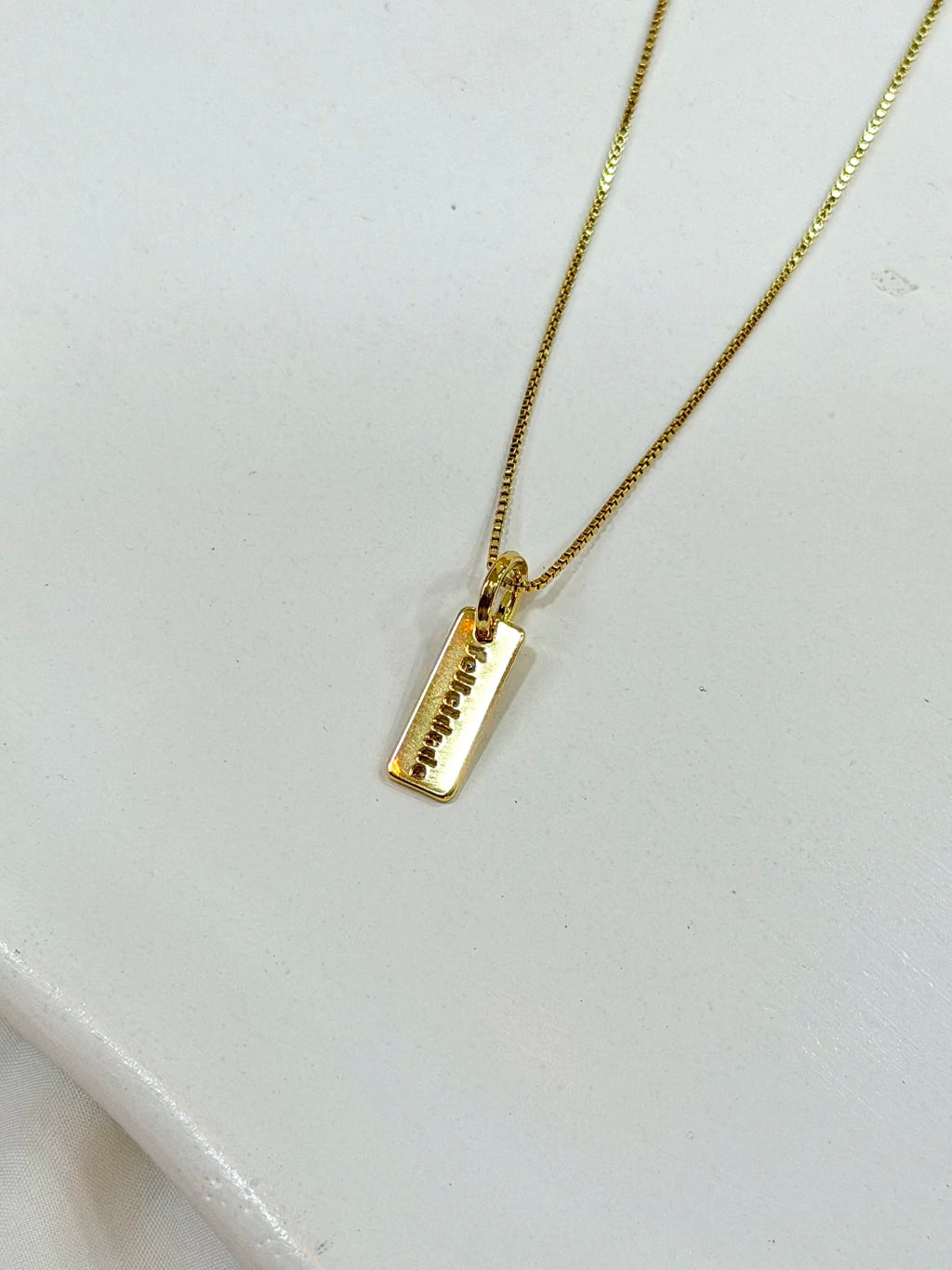 Colar “Felicidade” 15X6MM