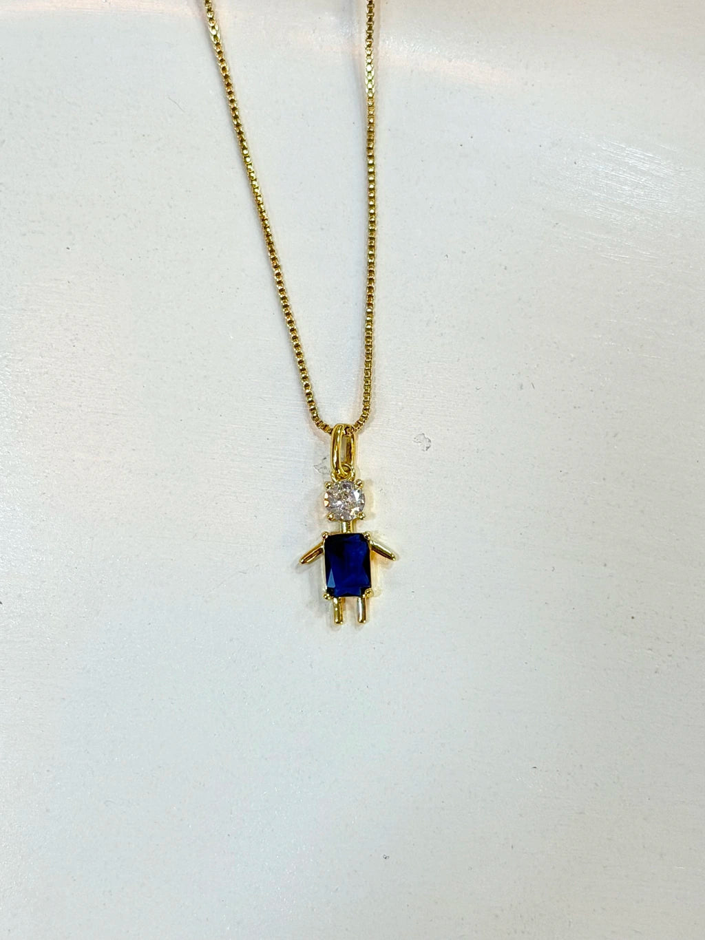 Colar menino azul