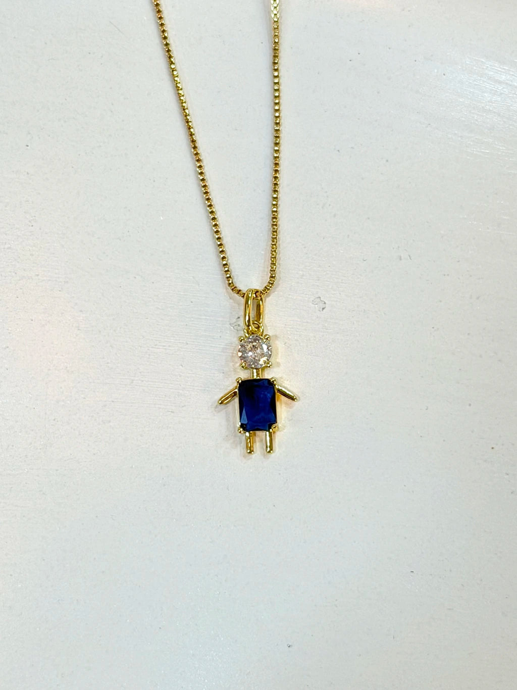 Colar menino azul