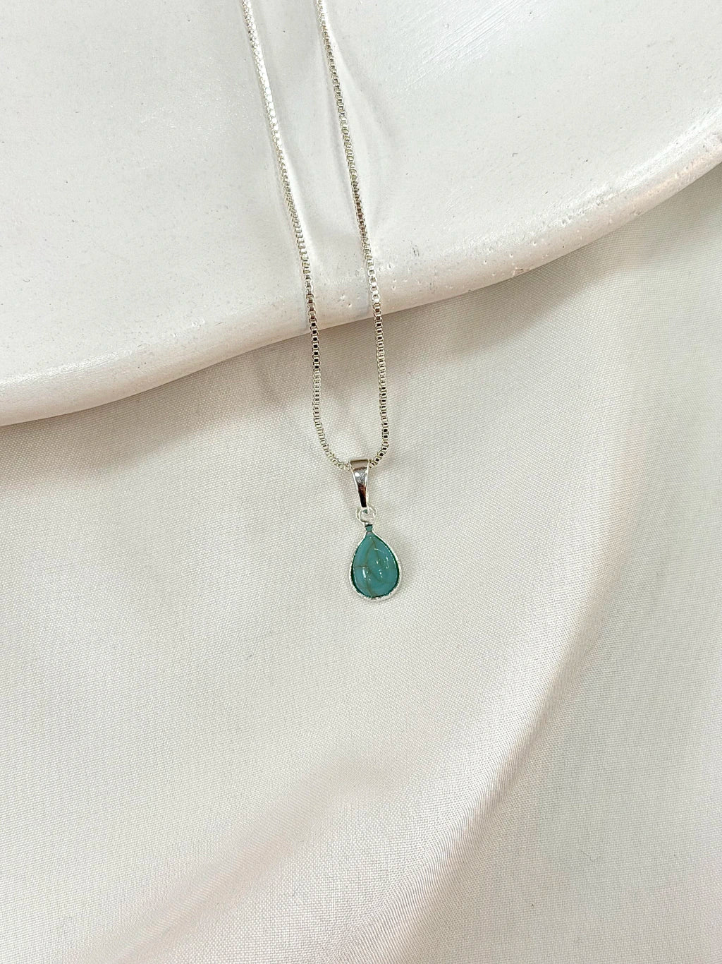 Colar pedra Howlite