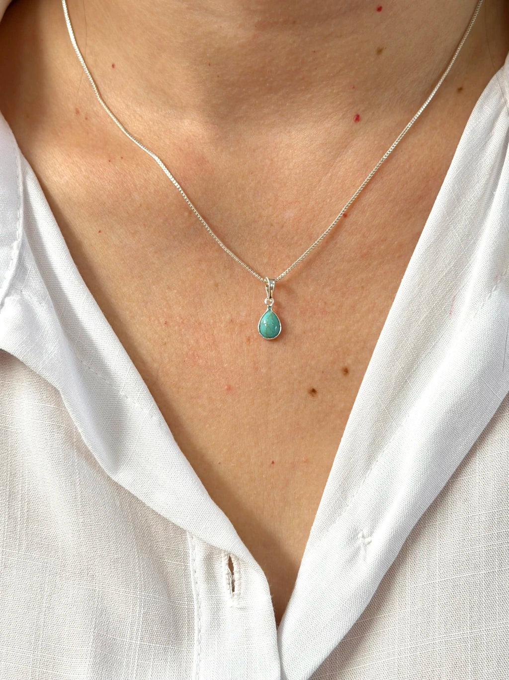 Colar pedra Howlite