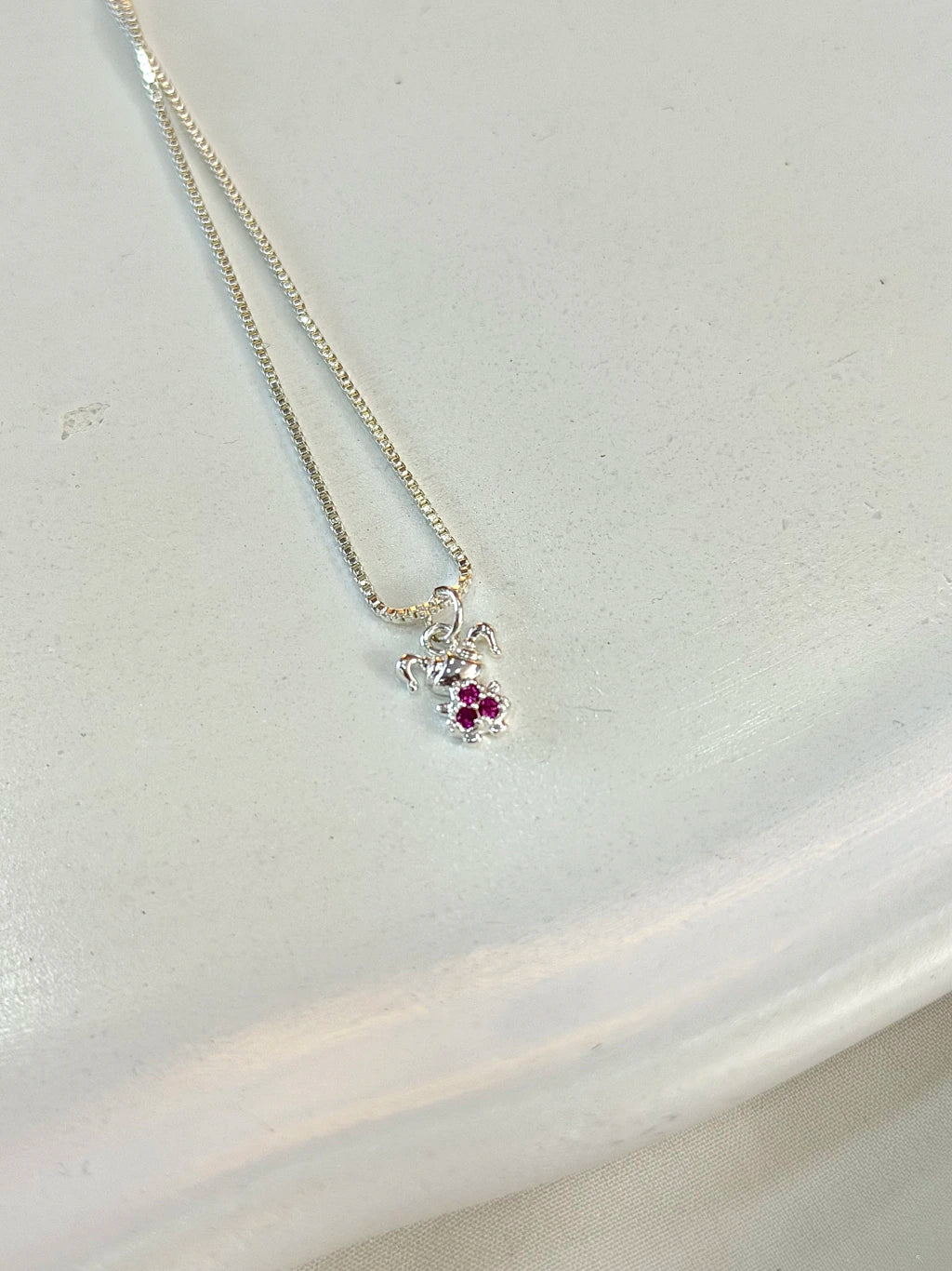 Colar menina cravejada rosa