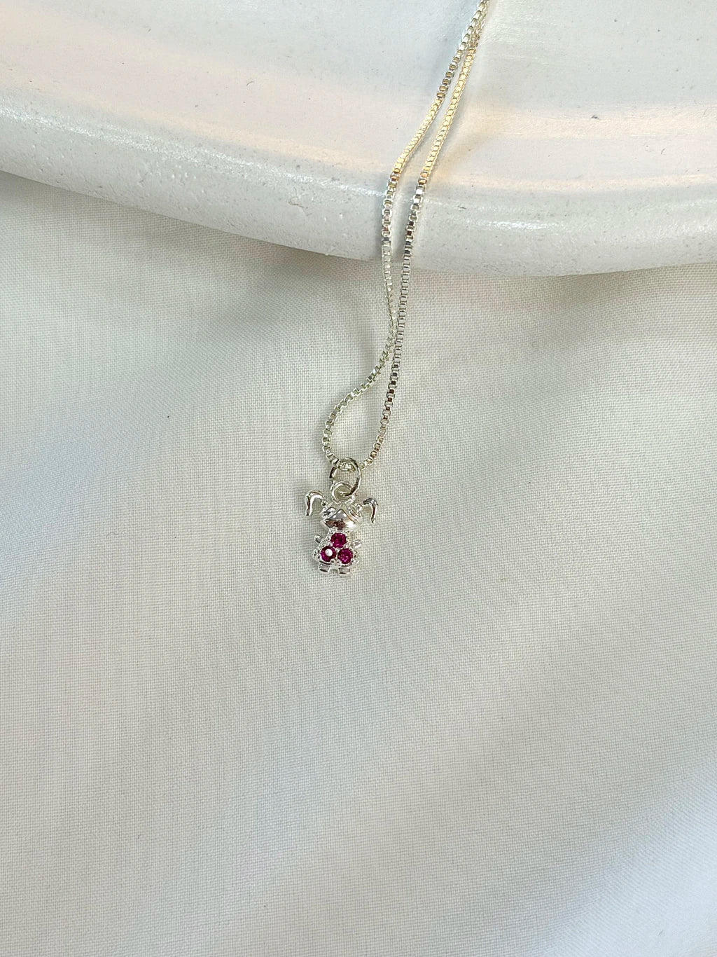 Colar menina cravejada rosa