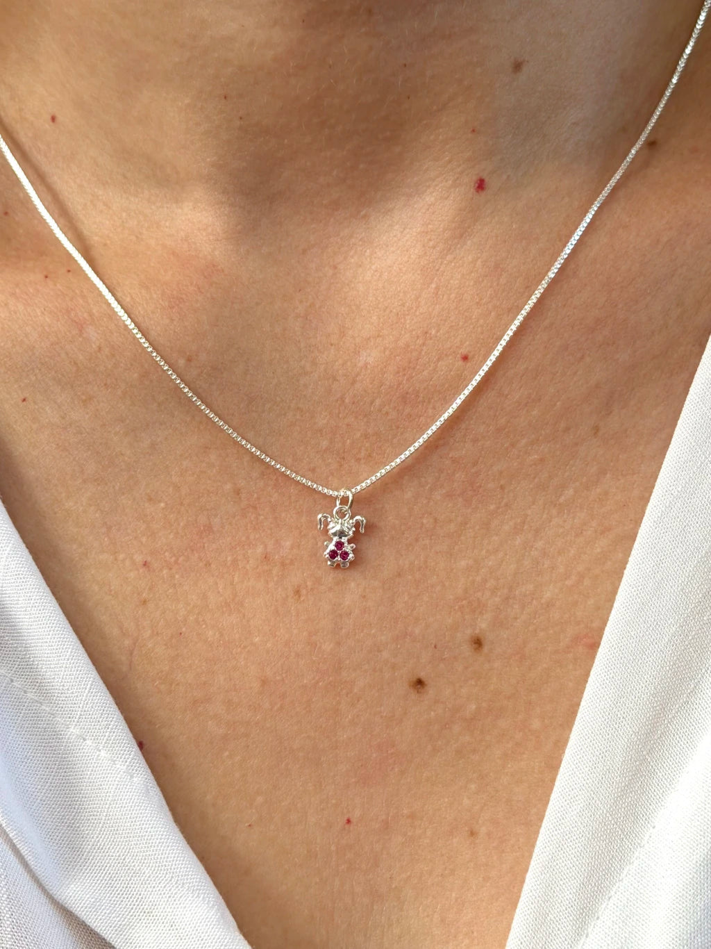 Colar menina cravejada rosa