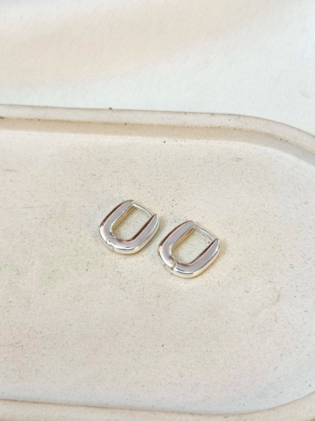 Argola lisa oval P