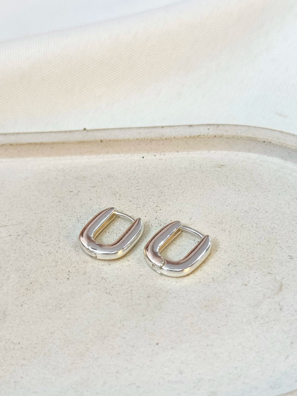 Argola lisa oval P