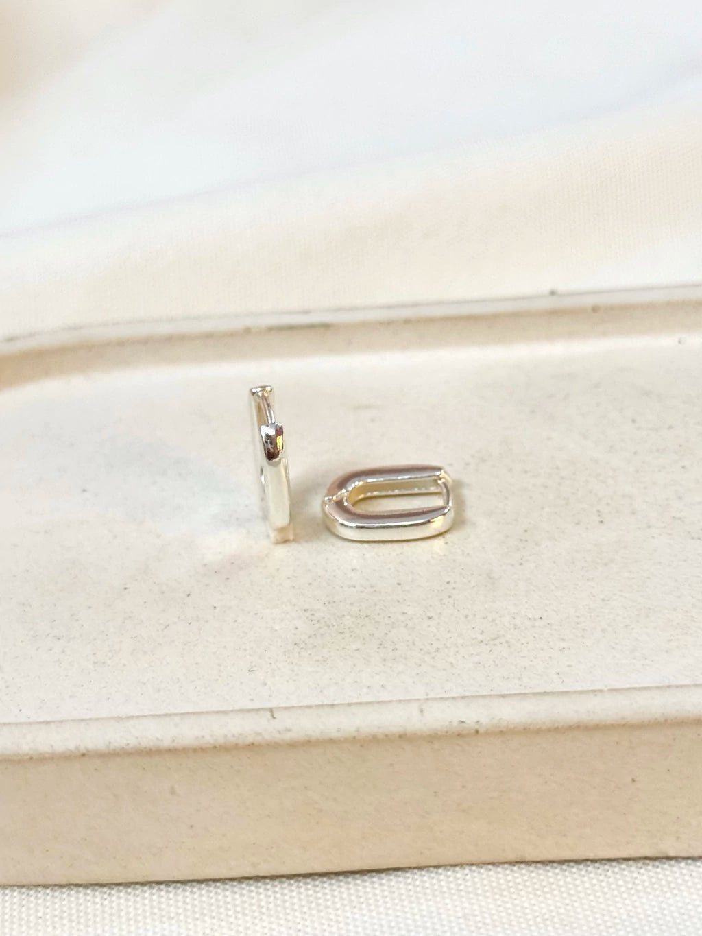 Argola lisa oval P