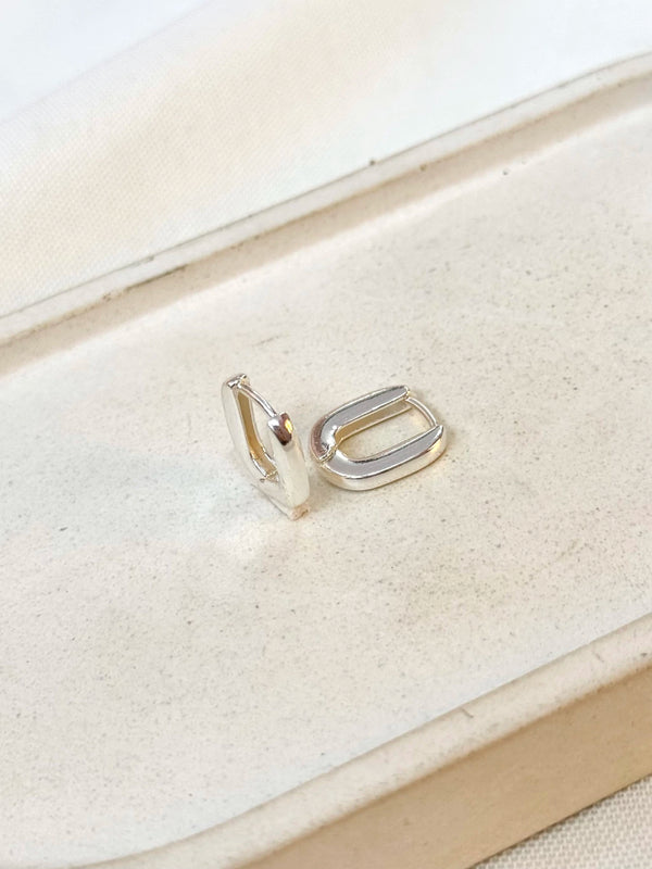 Argola lisa oval P