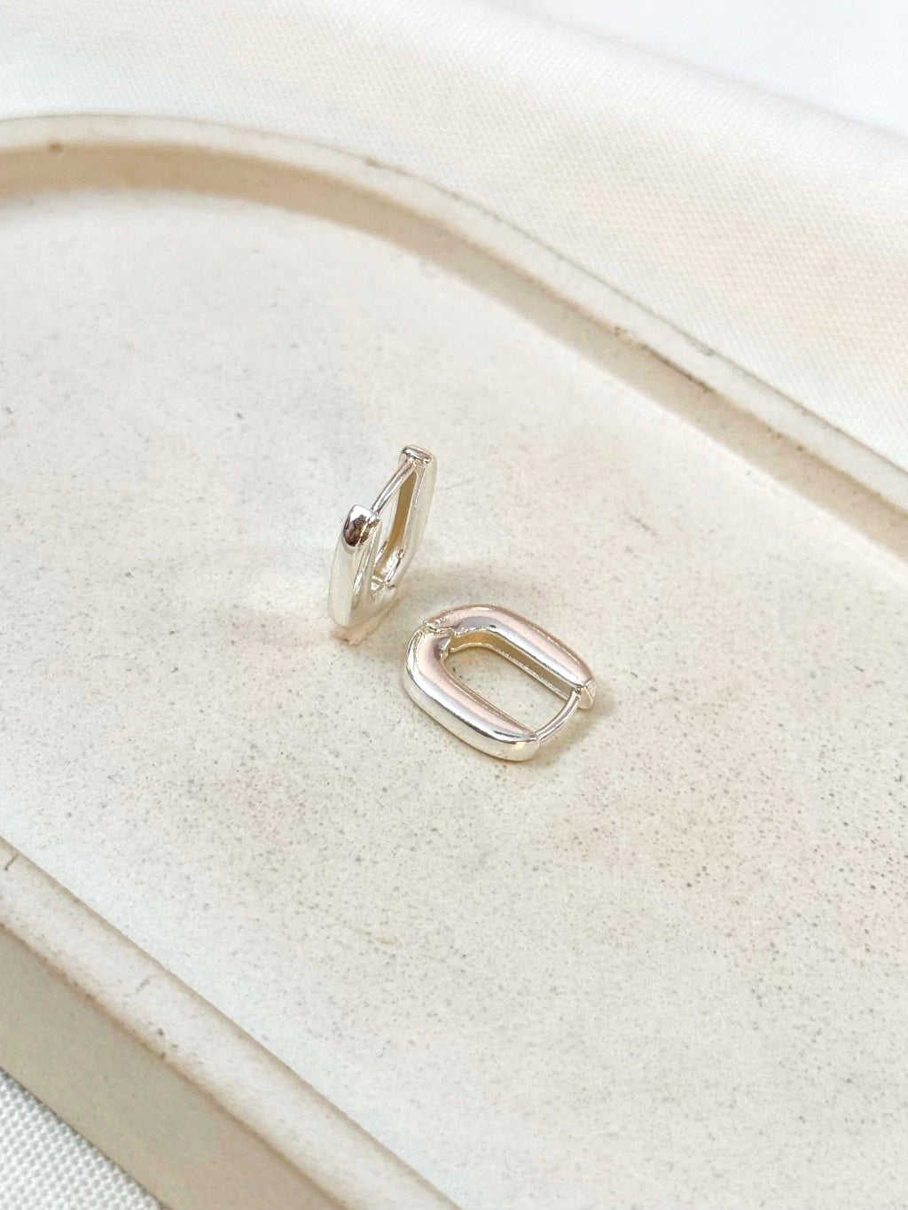 Argola lisa oval P