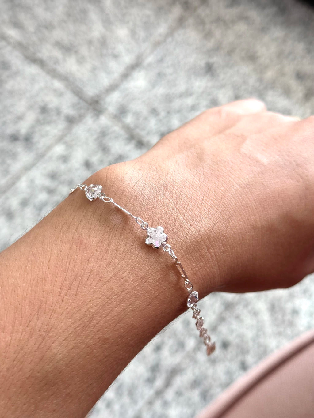 Pulseira flor coração e cristal