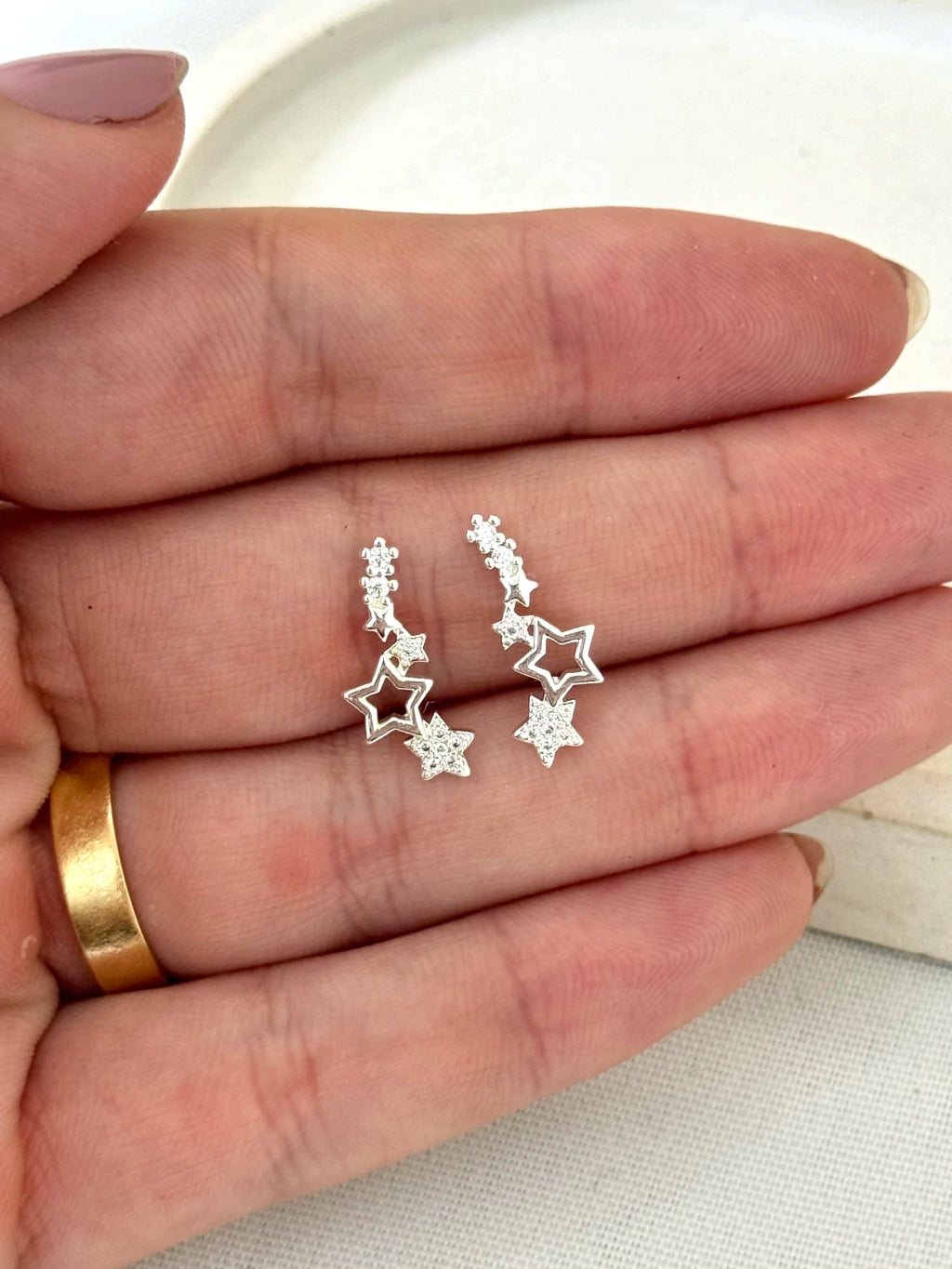Brinco ear cuff estrelas cravejadas e lisas