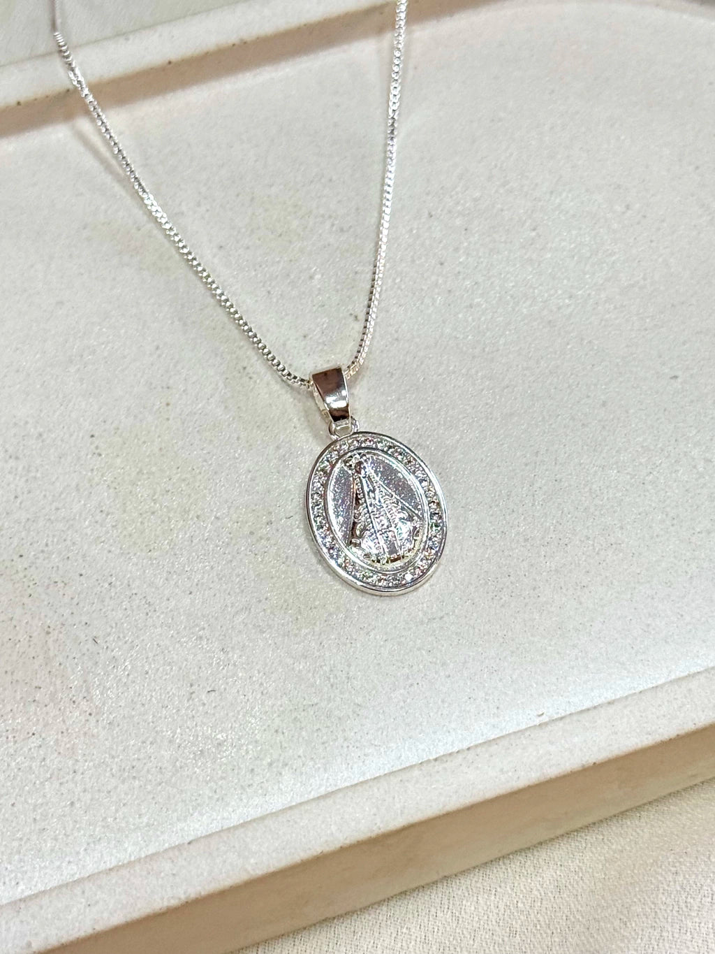 Colar pingente redondo Nossa Senhora Aparecida