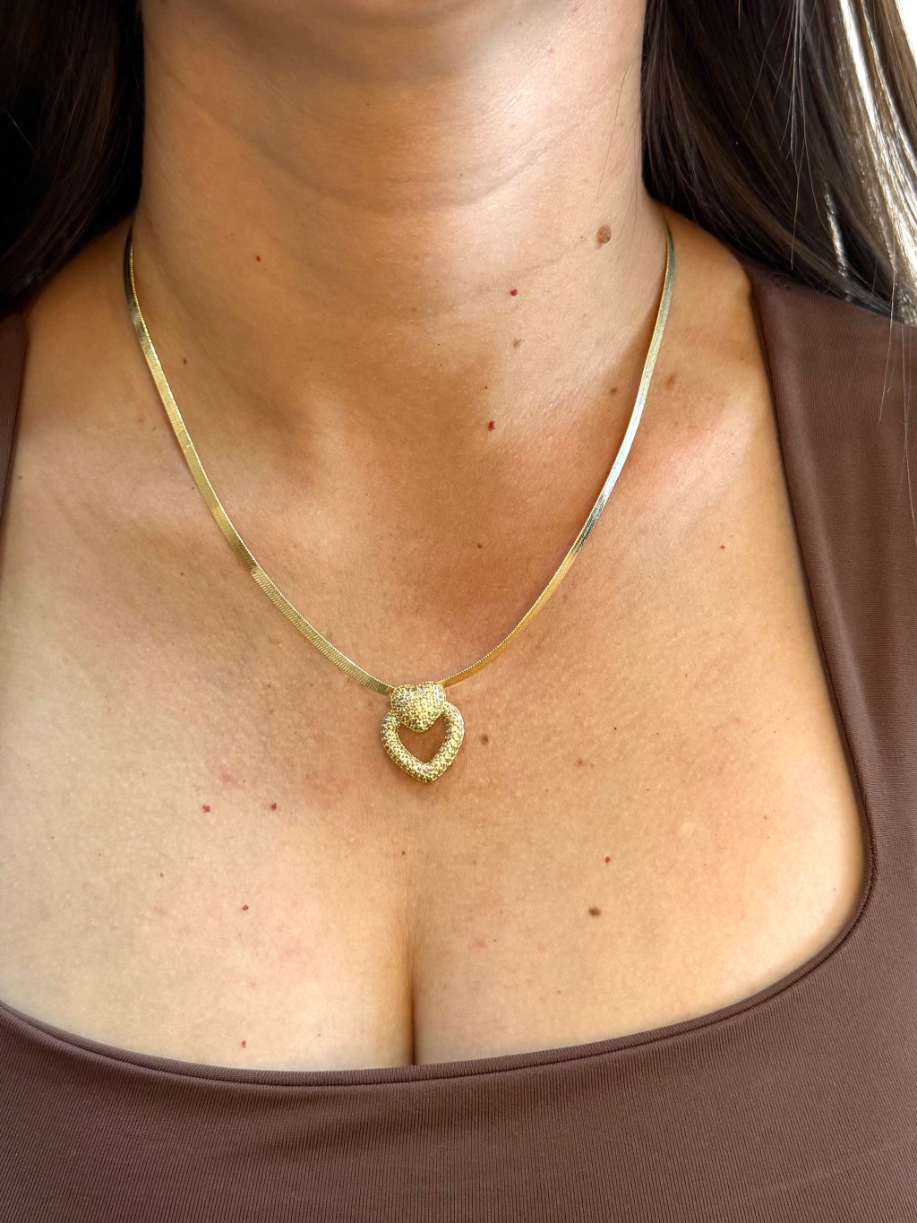 Colar fita coração cravejado luxo
