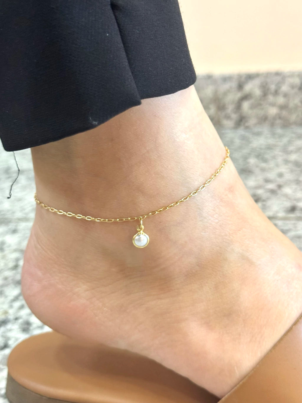 Tornozeleira Cadeadinho com pérolas 6 mm