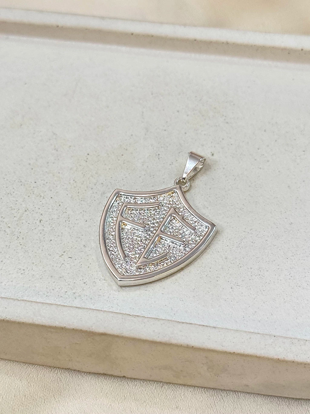 Pingente masculino escudo da fé