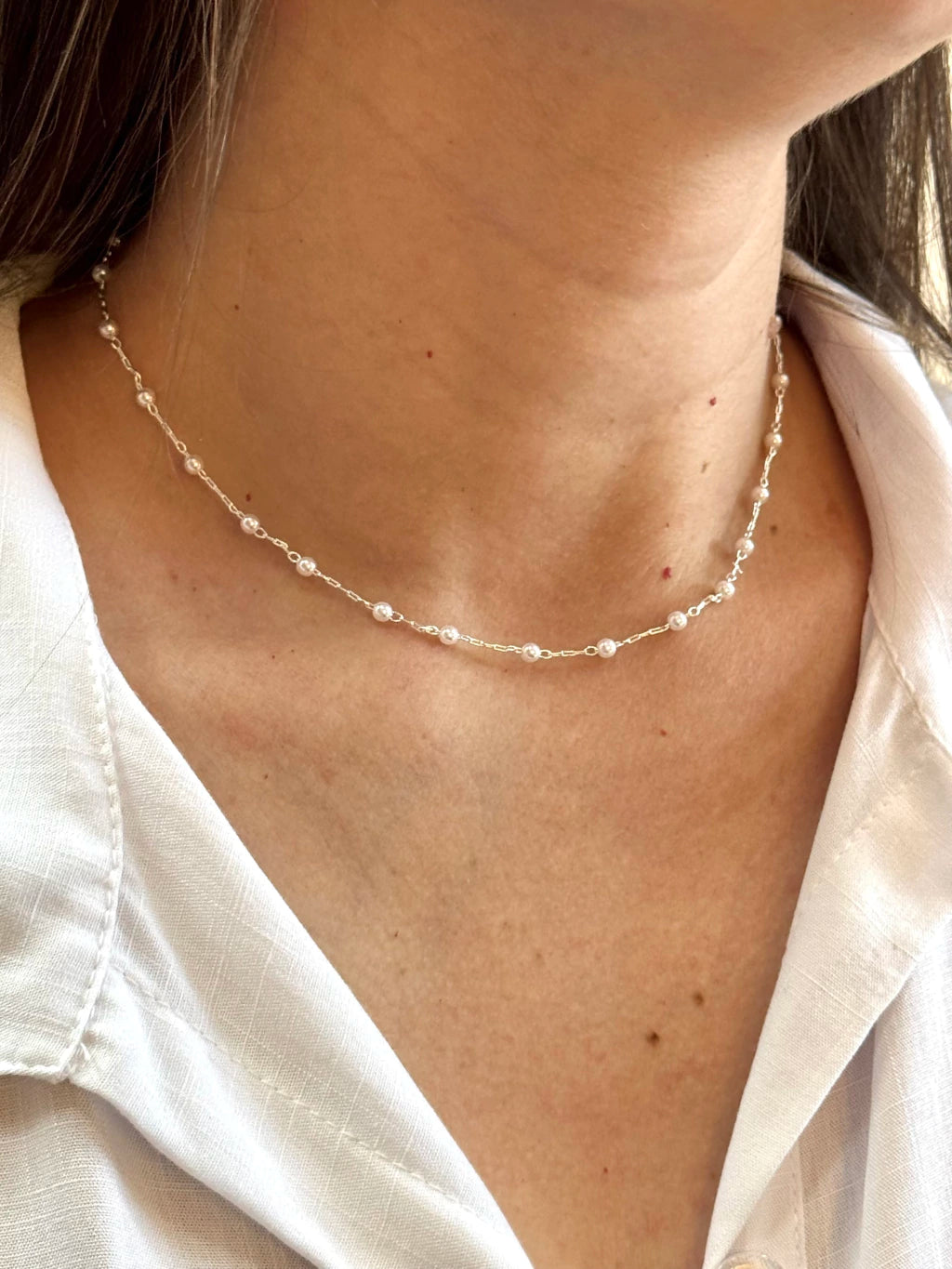 Choker mini pérolas